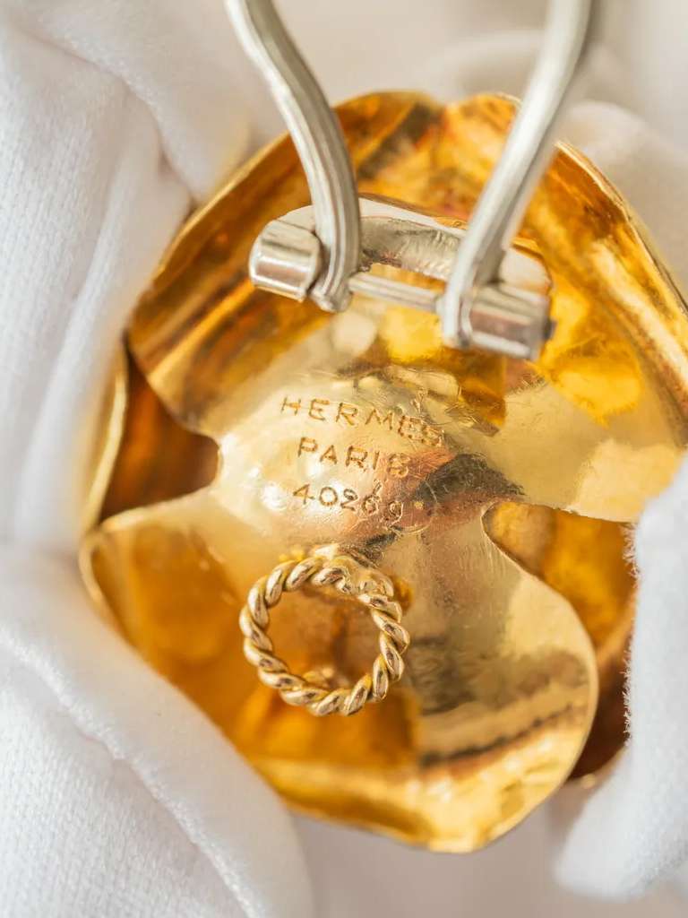 Hermes clip, the back of it