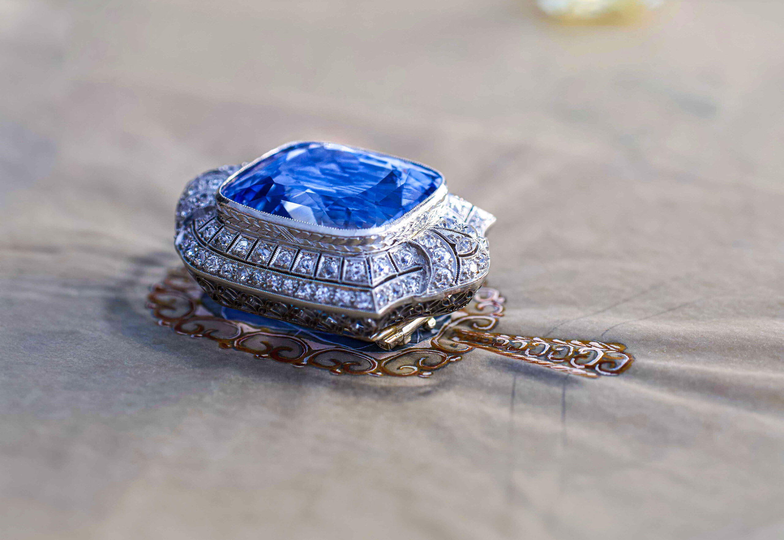 47 carat Sapphire Art Deco Brooch with 15 Carat Diamond Setting