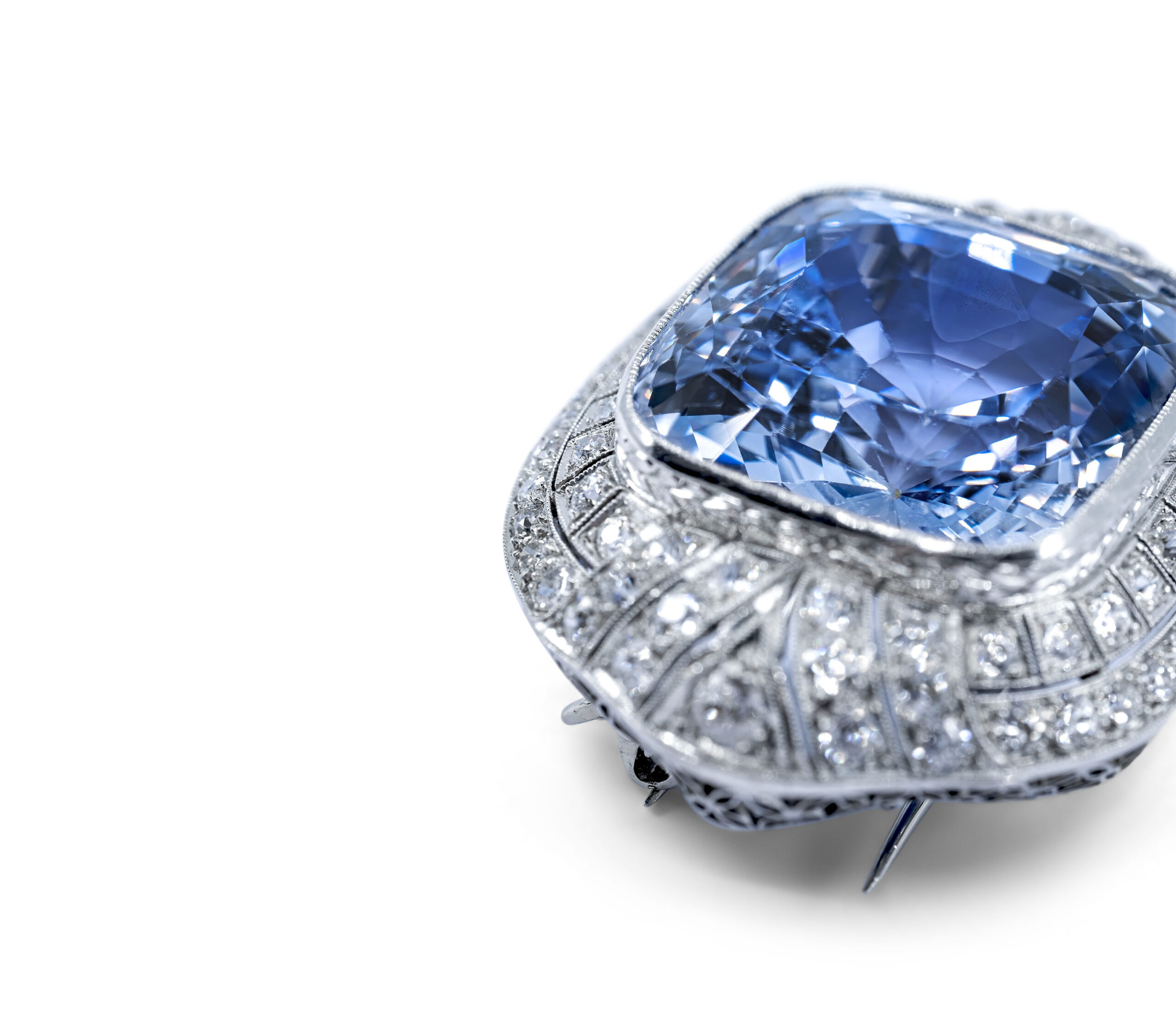47 carat Sapphire Art Deco Brooch with 15 Carat Diamond Setting