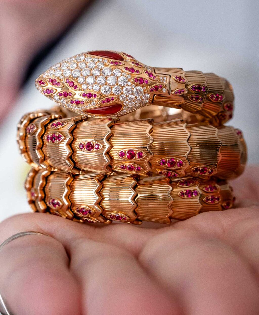 Ювелирный браслет Bulgari Serpenti Secret