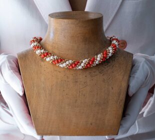 How to assess the authenticity and value of vintage jewelry