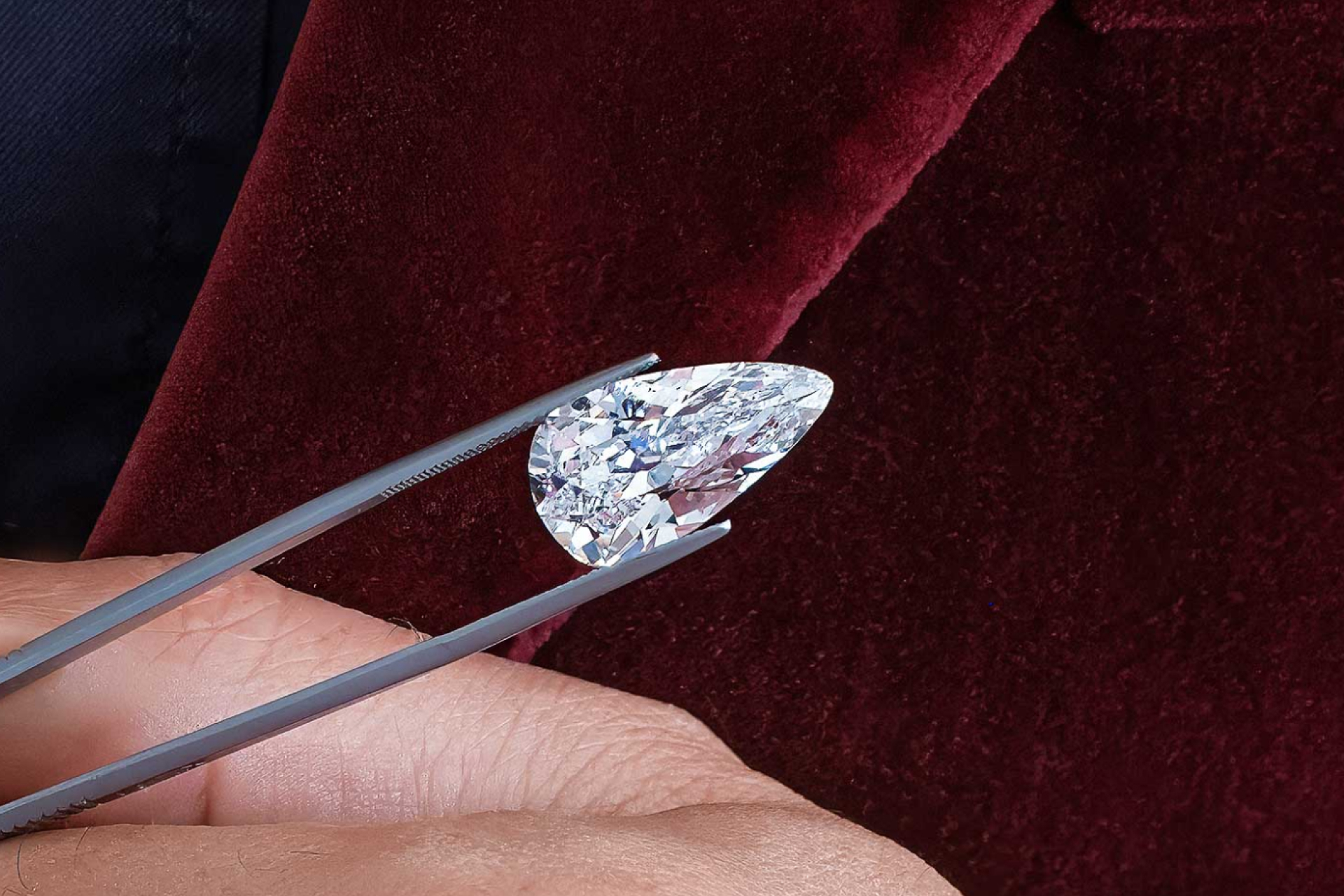 A Guide to Auctions: How to Buy Vintage Jewelry without Overpaying