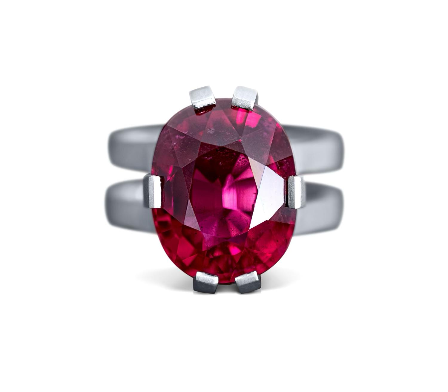 Bague en rubellite ovale de 10,84 carats