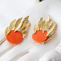 Винтажные броши Chaumet с кораллом и 18-каратным золотом