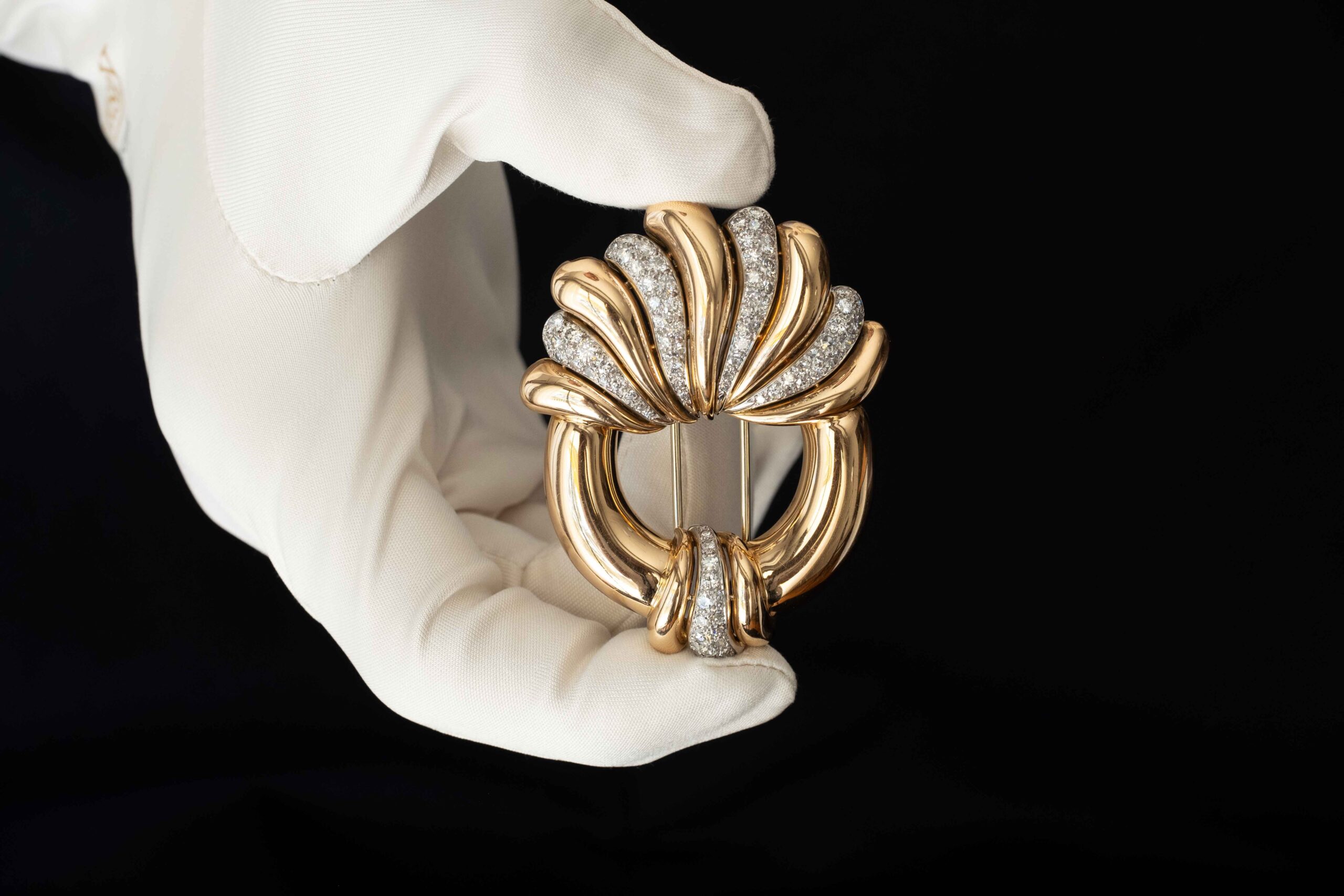 Round Diamond Brooch in Gold and Platinum