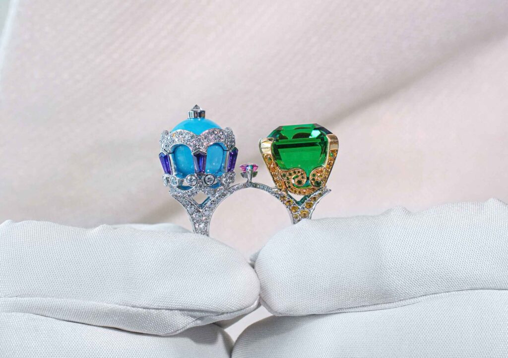 Кольцо Van Cleef & Arpels «Bals de Légende» с бирюзой и турмалином