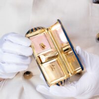Rare minaudière en émail et or 18 carats par Boucheron