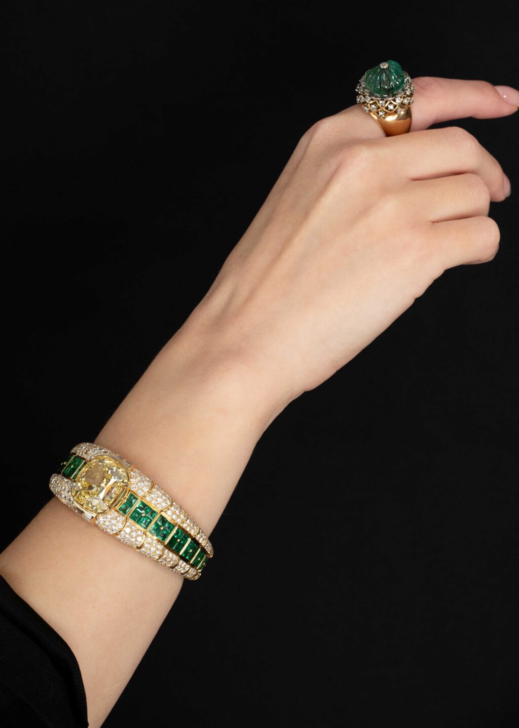 Mellerio dits Meller “Chardon” Ring