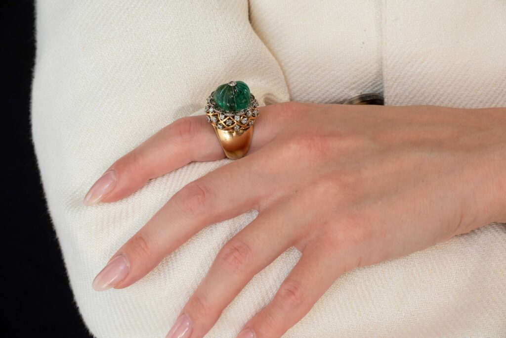 Mellerio dits Meller “Chardon” Ring