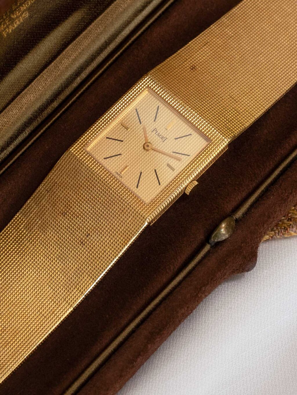 Ультратонкие часы Piaget с ручным заводом из 18-каратного золота