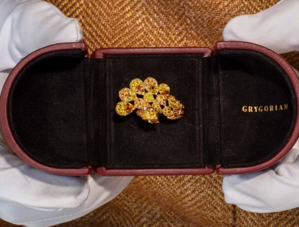 La différence entre valeur et sentiment : comprendre l’expertise en joaillerie