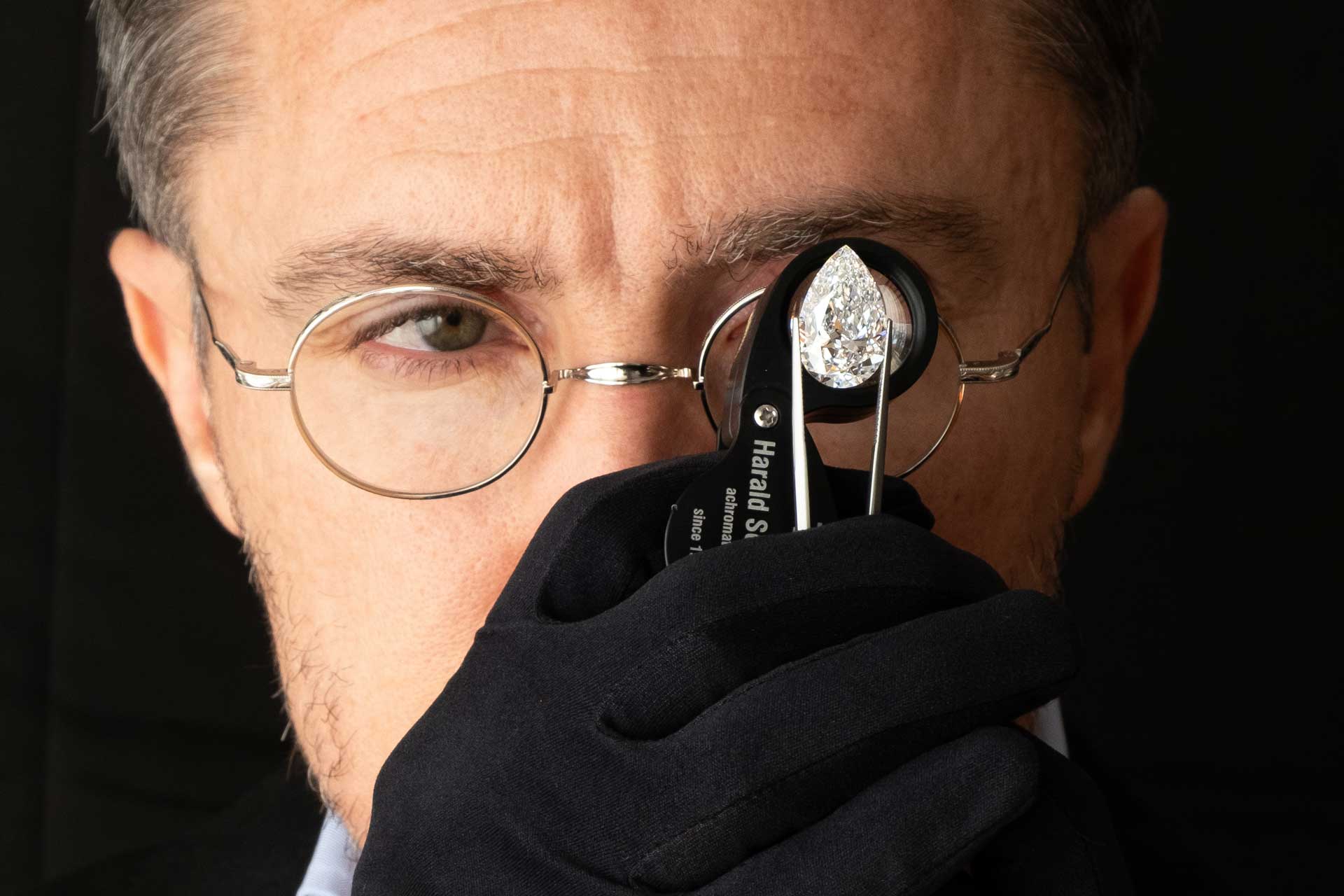 Сертификат GIA: Наследие доверия в геммологии