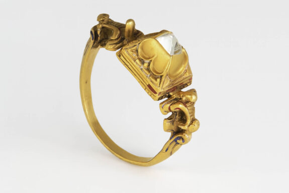 Point cut diamond antique ring