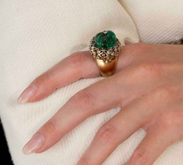 Галерея Григориан предлагает профессиональные услуги по продаже ювелирных украшений, элитных часов, бриллиантов и драгоценных камней