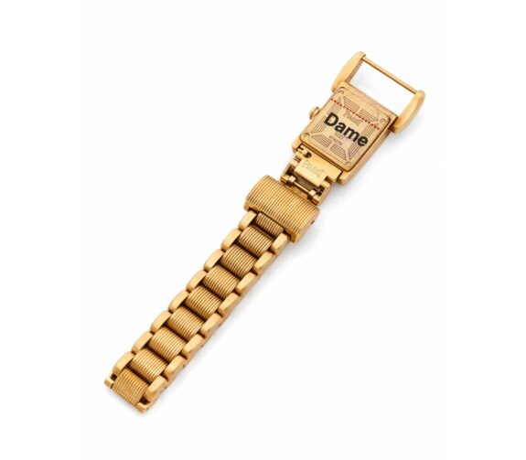 Часы Piaget Miss Protocole Ref. 5221 из жёлтого золота 750 пробы (18 карат) с перламутровым циферблатом