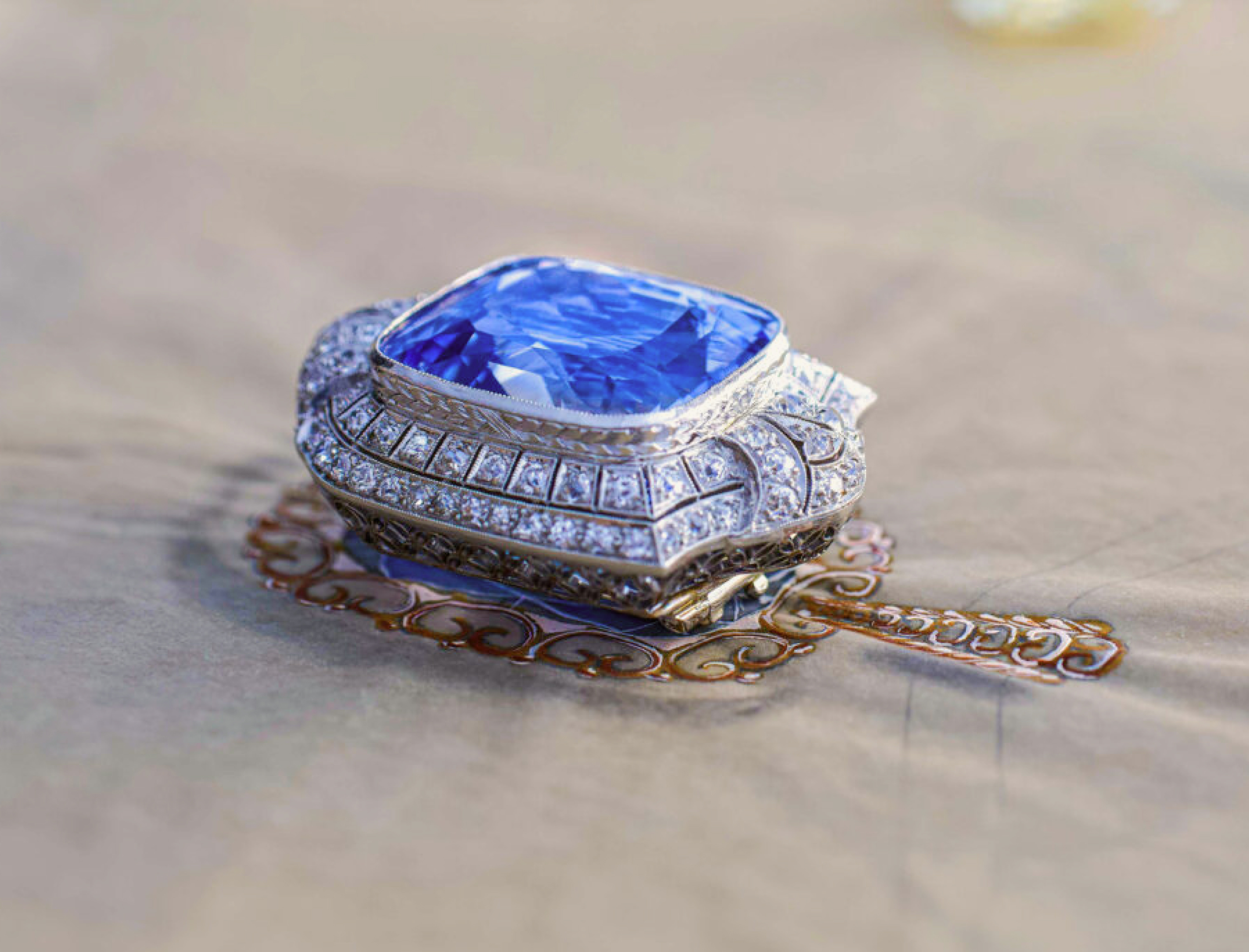 What Is Estate Jewelry? Definition, Antique vs Vintage and Buying Checks