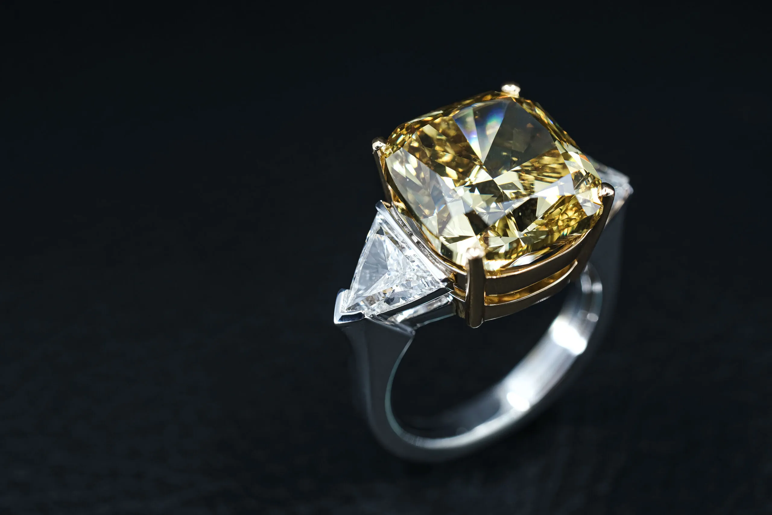Planning a Proposal? Here's Why a Jewelry Consultation Is a Must