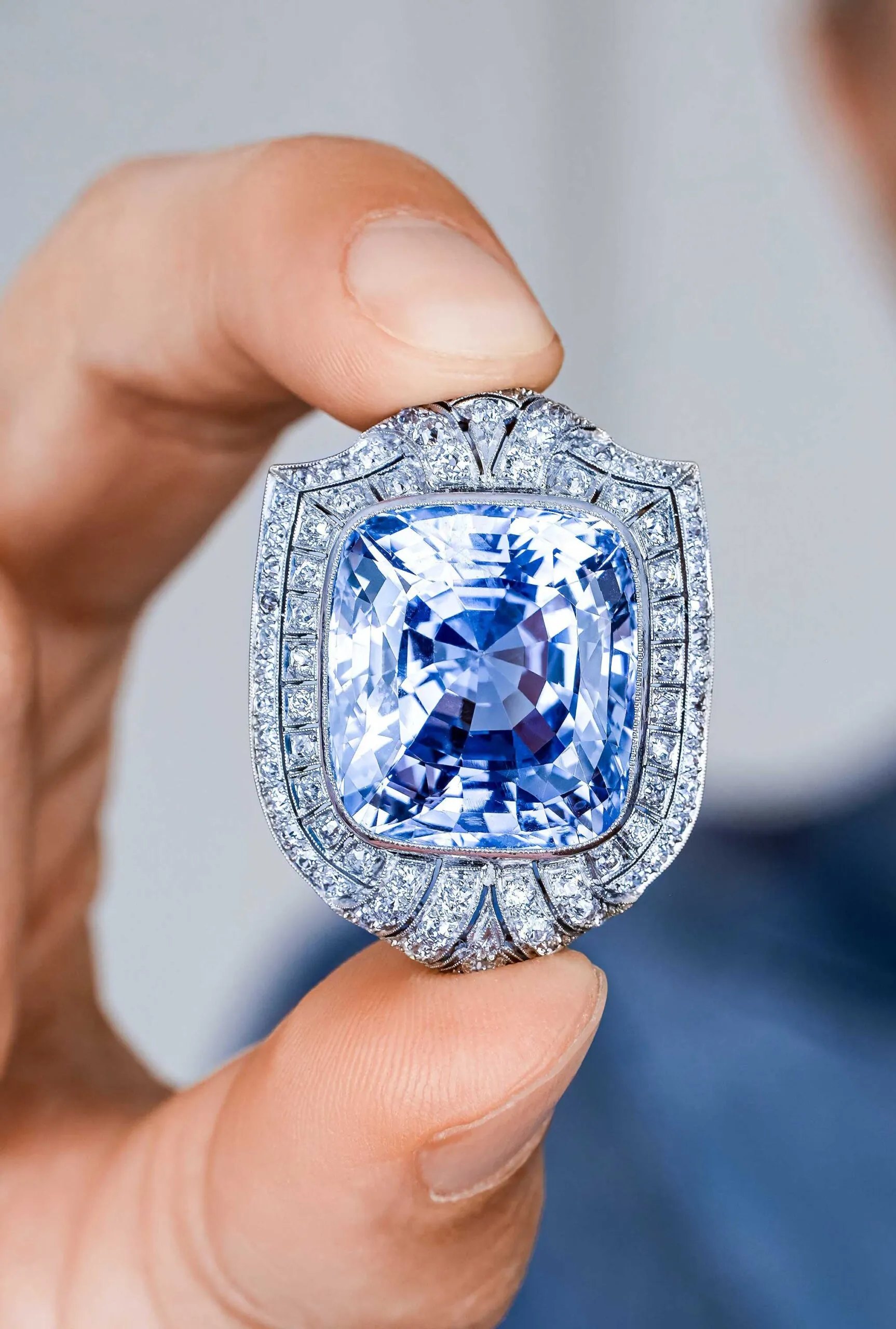 Trends 2025: Demand for vintage jewelry and large gemstones