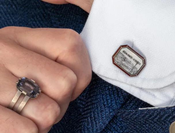 Boutons de manchette : un accessoire élégant pour toutes les occasions