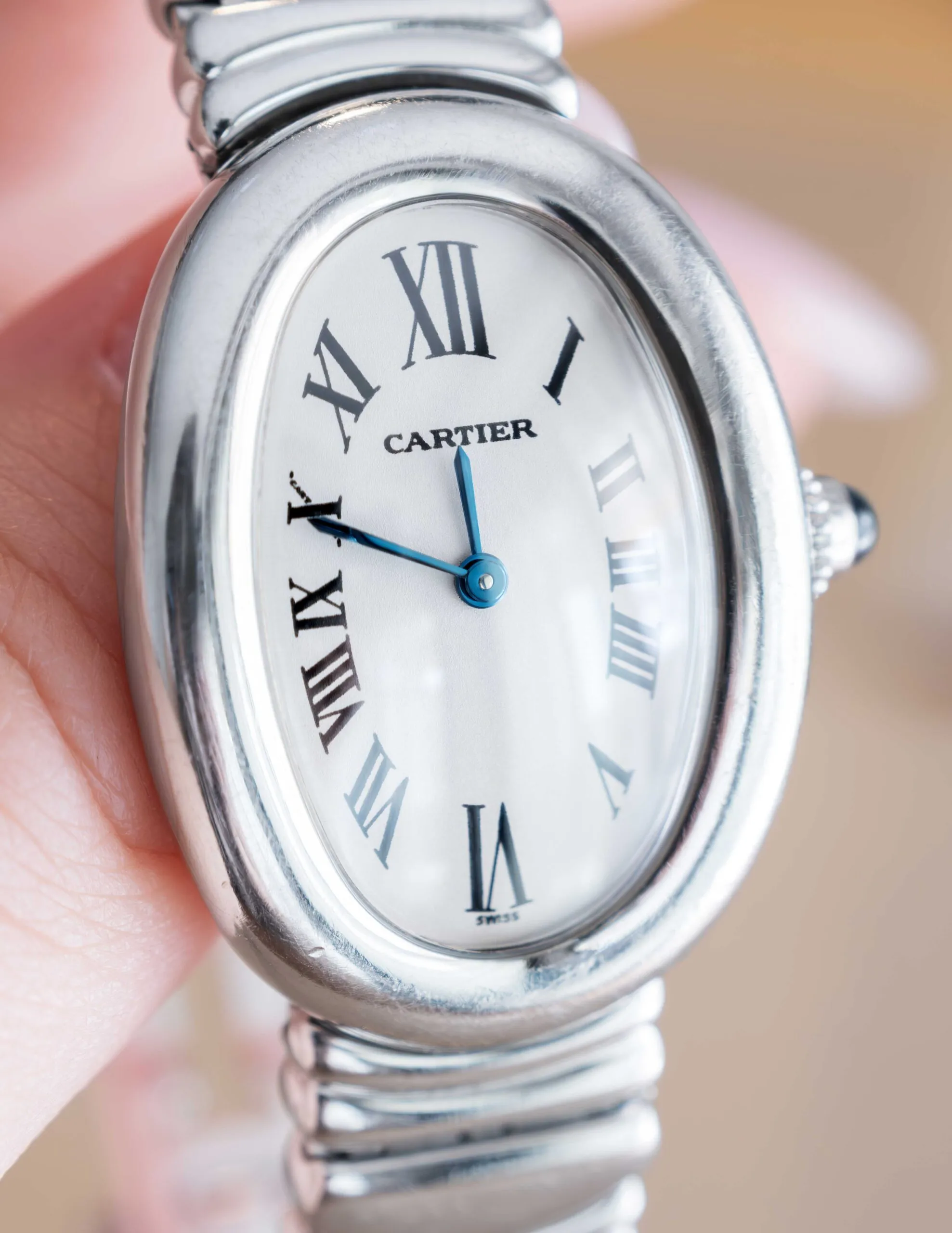 Cartier Baignoire Oval из белого золота
