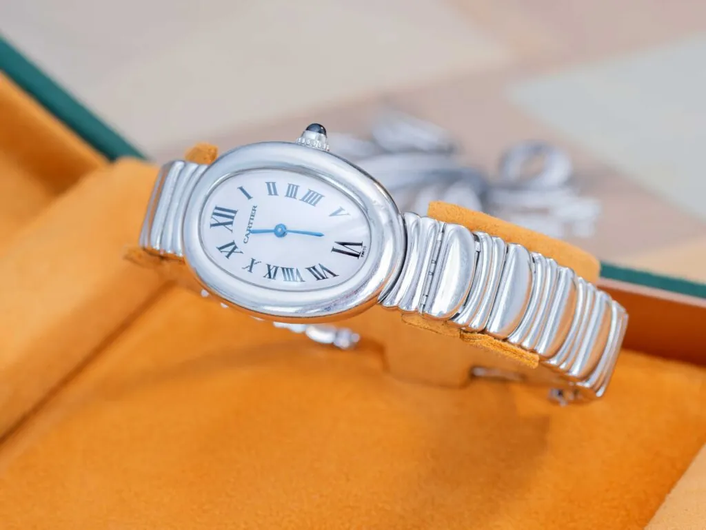 Cartier Baignoire Oval из белого золота