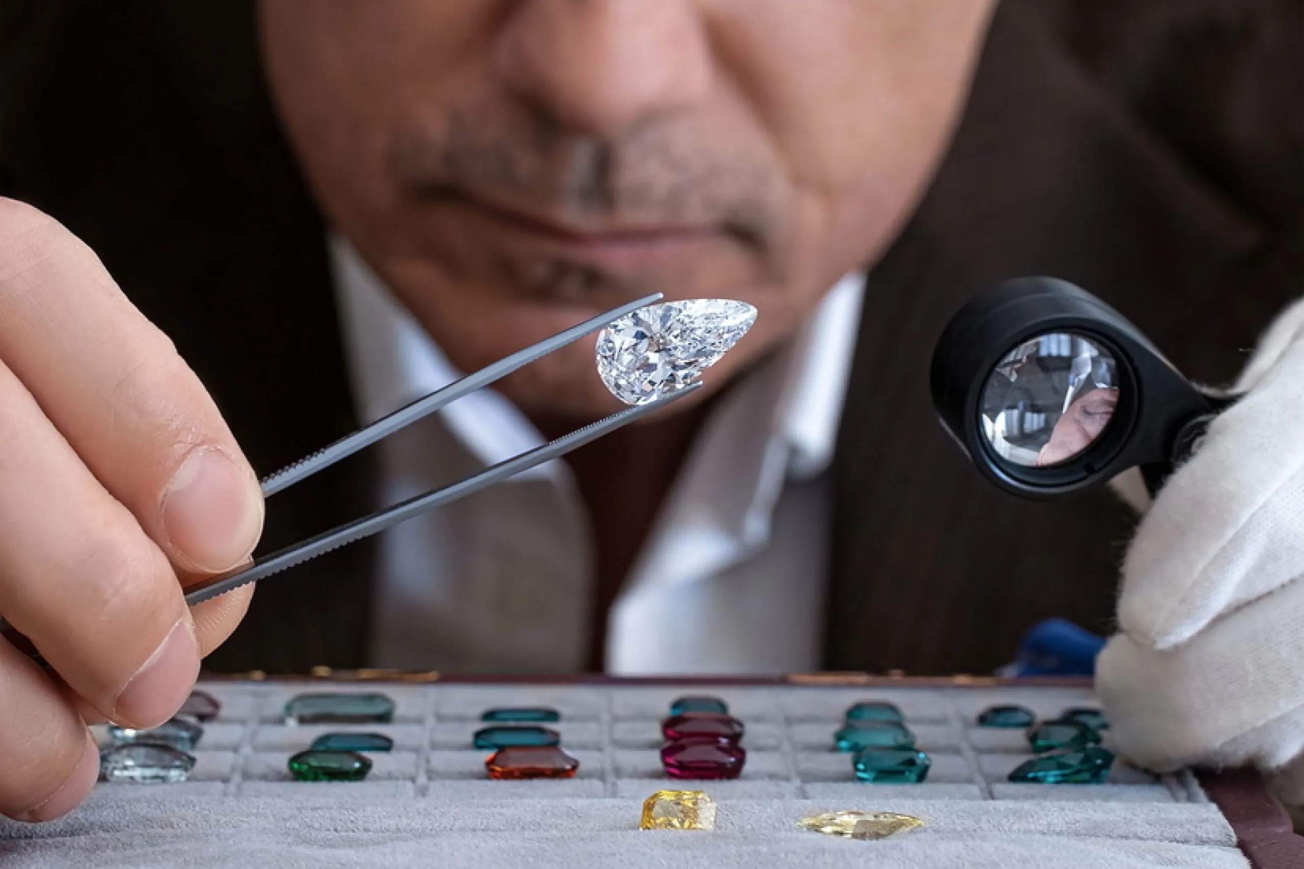 Eduard Grygorian expertizing 15.10 Carat Diamond