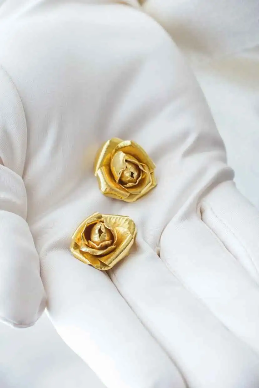 Boucles d’Oreilles Hermès Pétales de Rose Des Années 1970