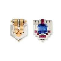 Clips Van Cleef & Arpels en or avec synthétique, rubis et diamants