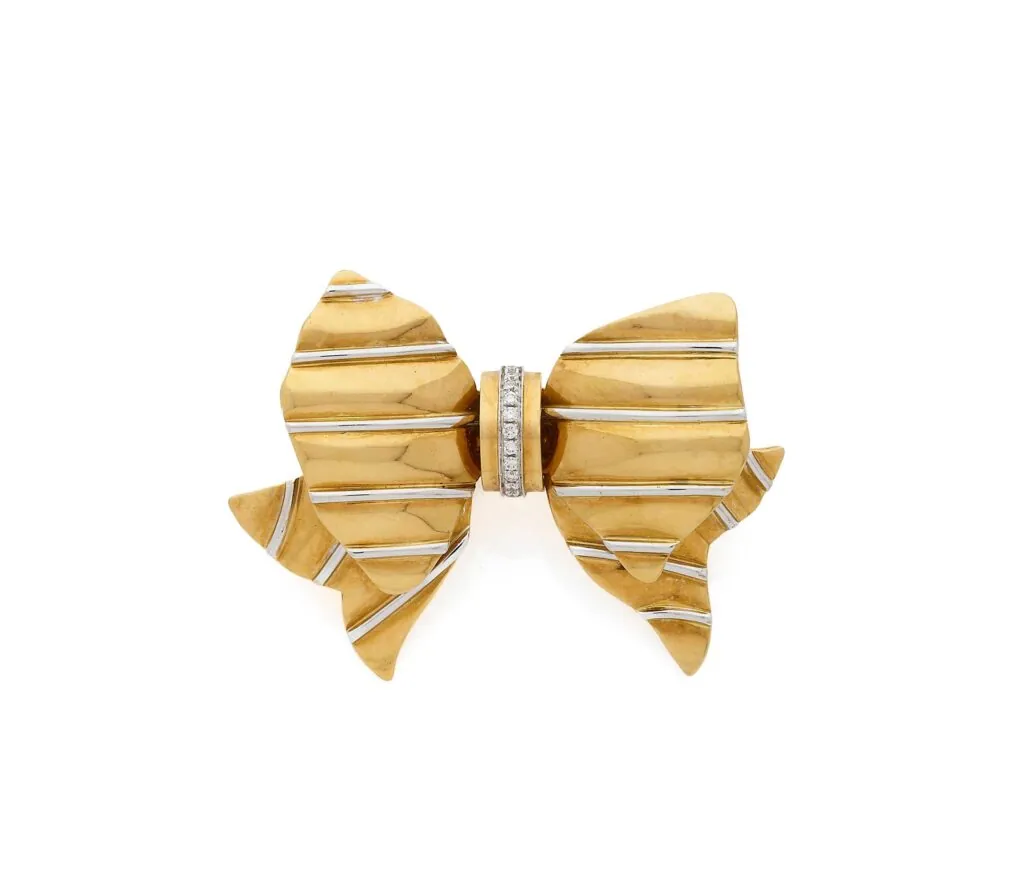 Broche nœud en diamants